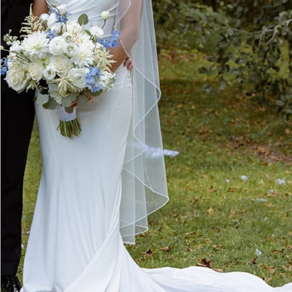 Elegant White Wedding Dress with Veil